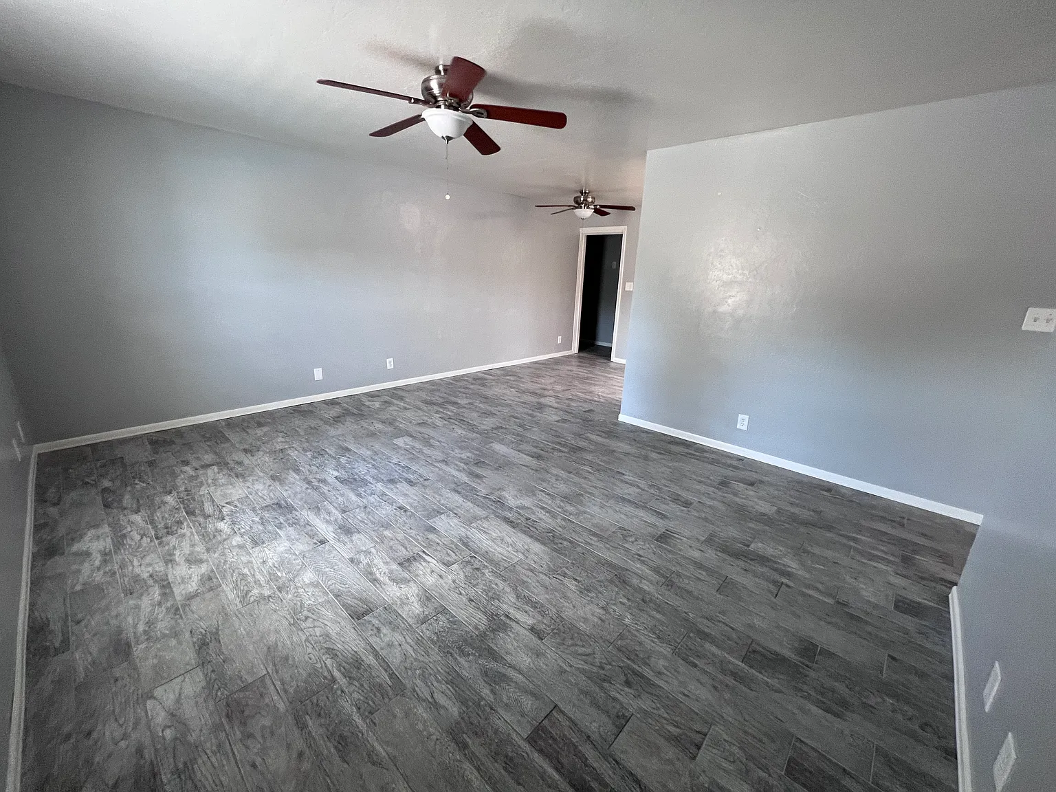 2 bed, 800 sqft, $1,550 — Photo 2