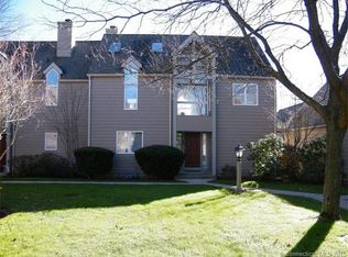 88 Timberwood Rd, West Hartford, CT 06117