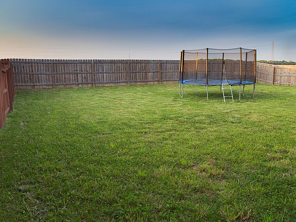2nd image of 1804 Apache Way