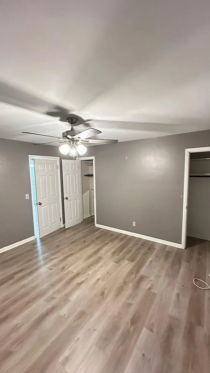 Building Photo - 2915 Mignon Ave #4
