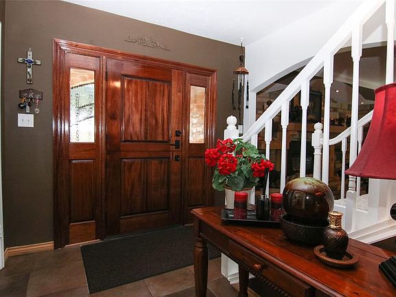 2nd image of 2304 Fairway Cir