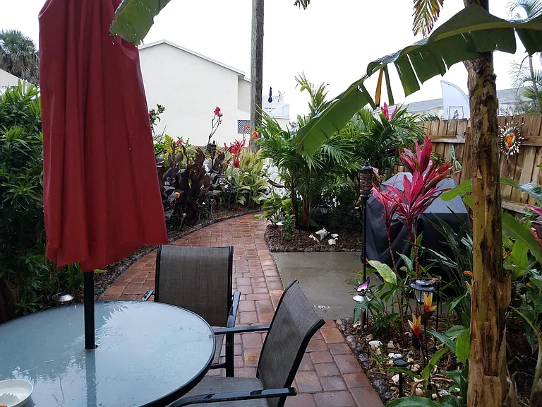 299 Chandler St #C — Photo 2