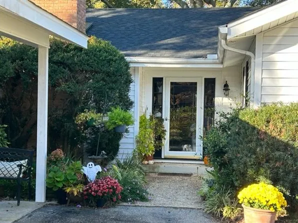 407 Santee Dr, Santee, SC 29142