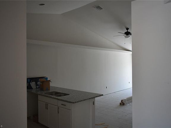 4th image of 1633 SW 34th St