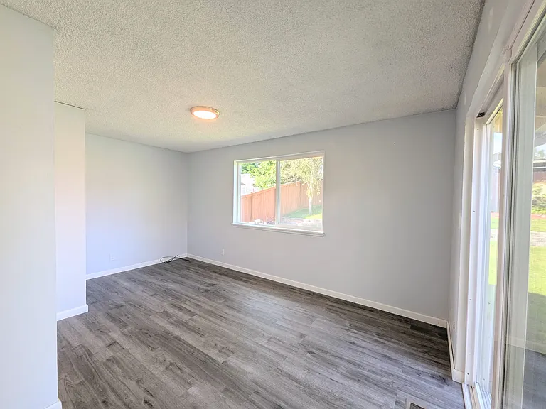 2200 S 292nd St — Photo 15
