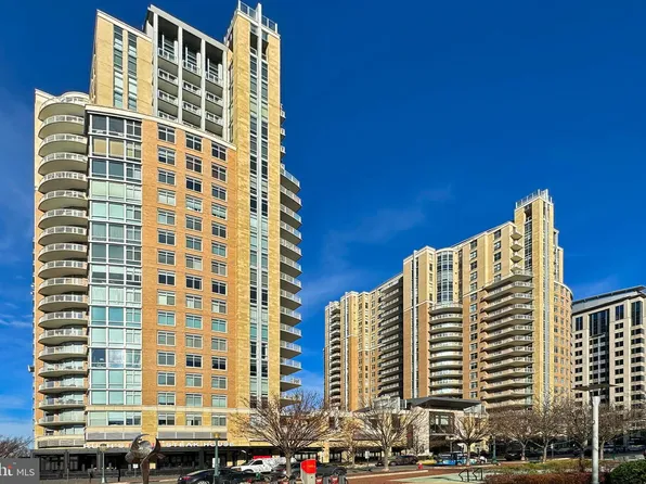 11990 Market St Unit 906, Reston, VA 20190