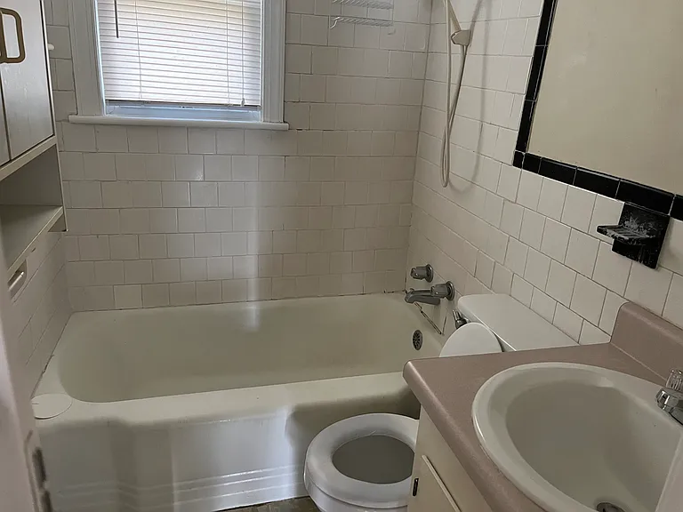 1206 Hilton Pl — Photo 3