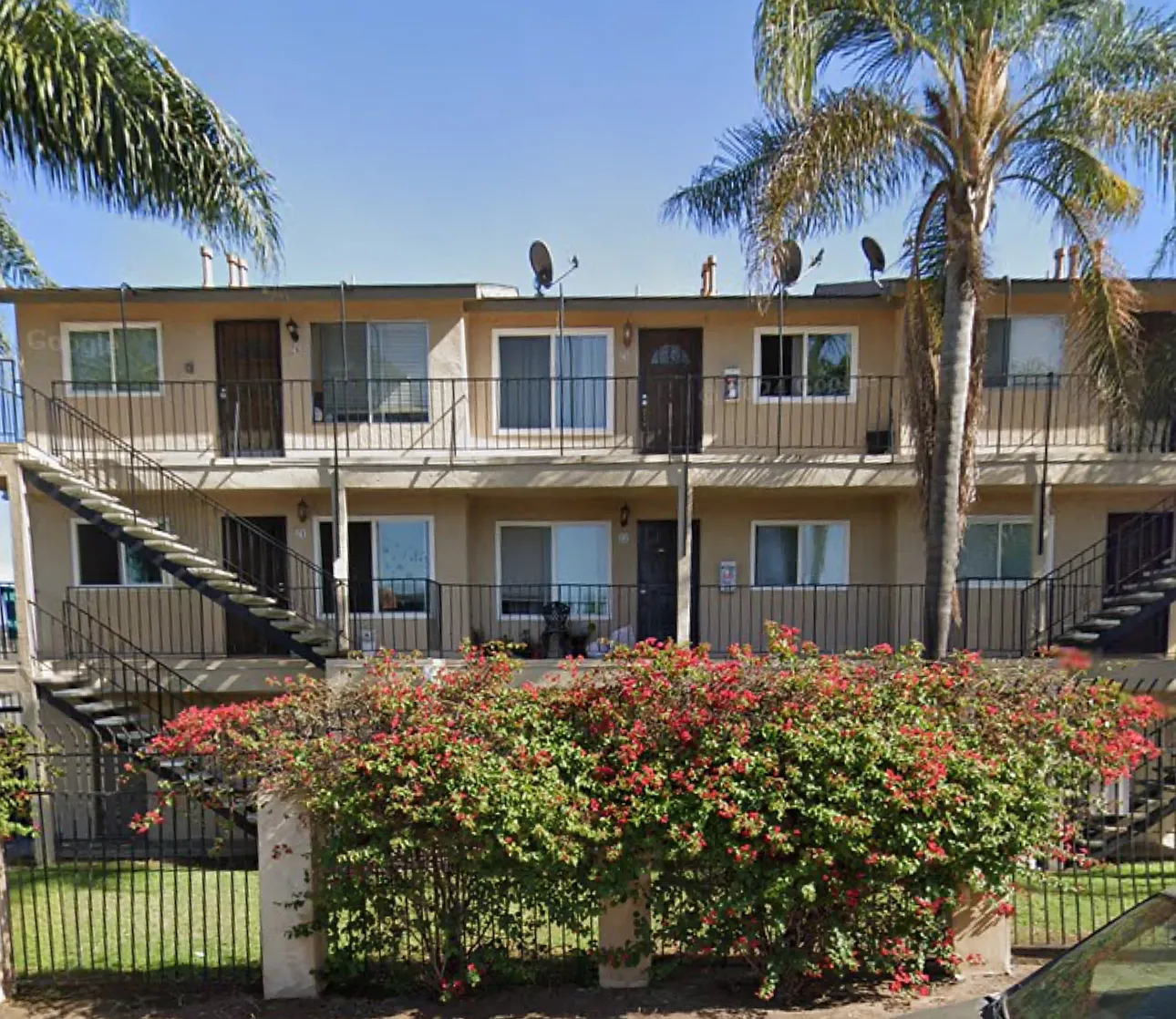 3 bed, 810 sqft, $2,800 — Photo 1