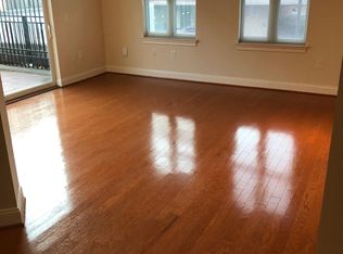23 Maryland Ave #V517, Rockville, MD 20850