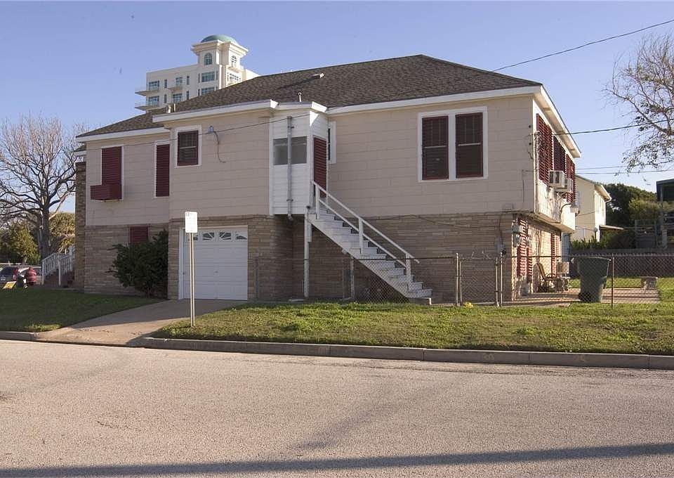 2nd image of 627 Sealy St APT 3