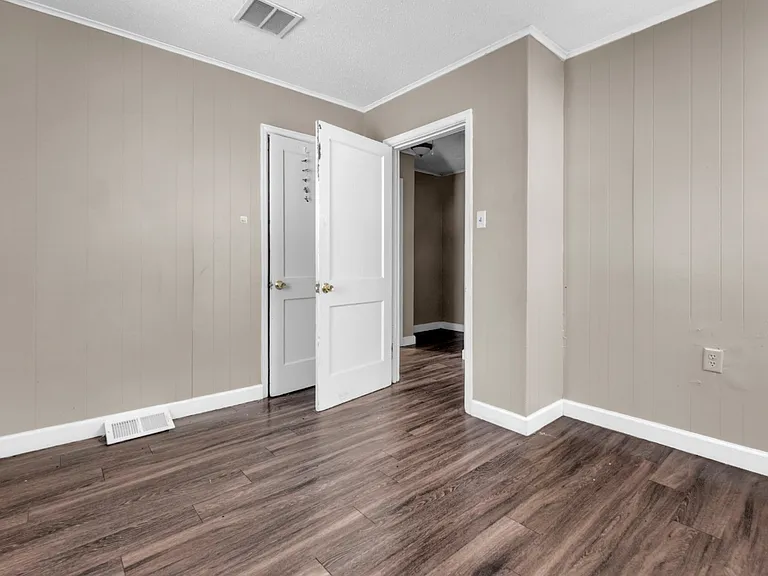 769 Hilton St — Photo 11