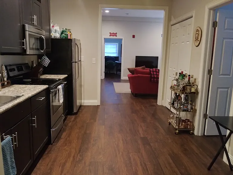 335 S College Ave — Photo 30