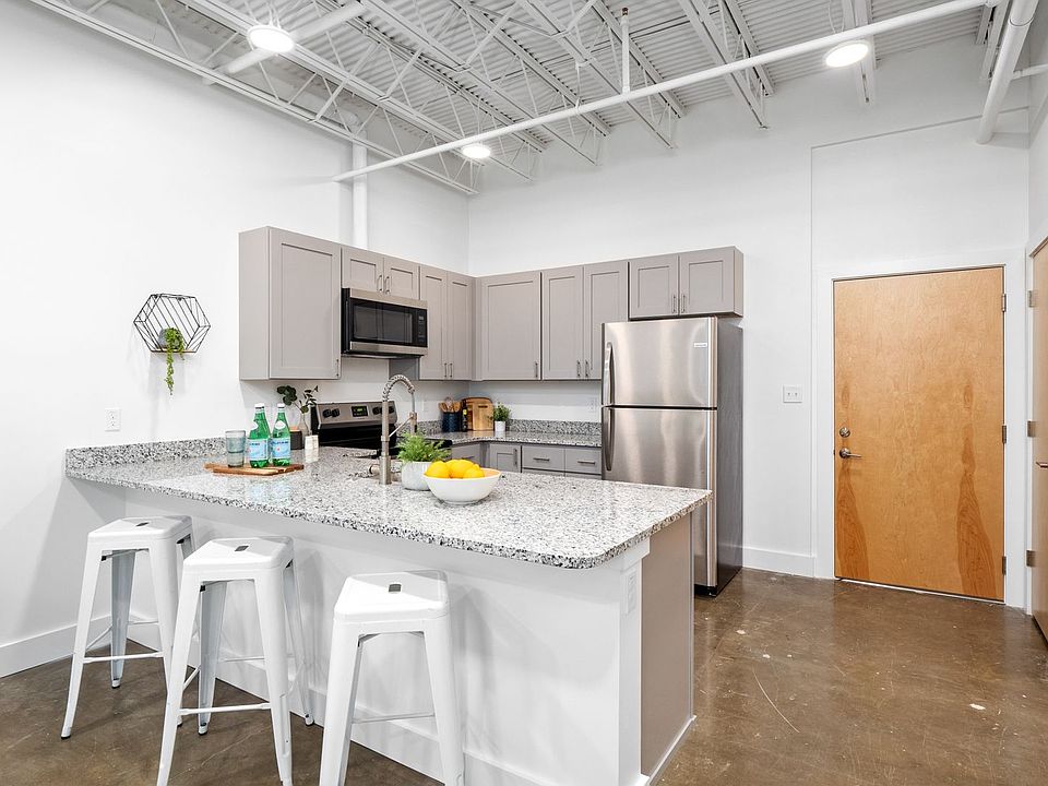 1st image of 6942 Lansdowne Ave APT 2