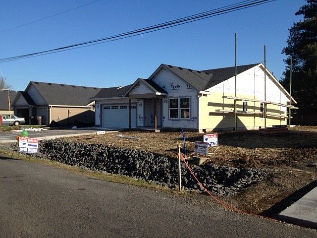2nd image of 2512 32nd Ave