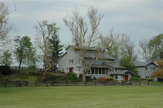 2nd image of 6855 Mount Horeb Pike
