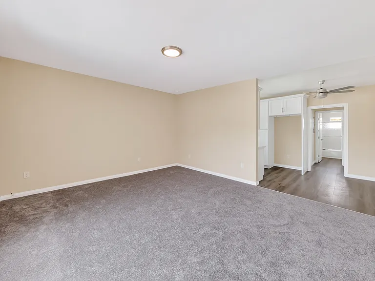 1030 College View Dr #5 — Photo 2