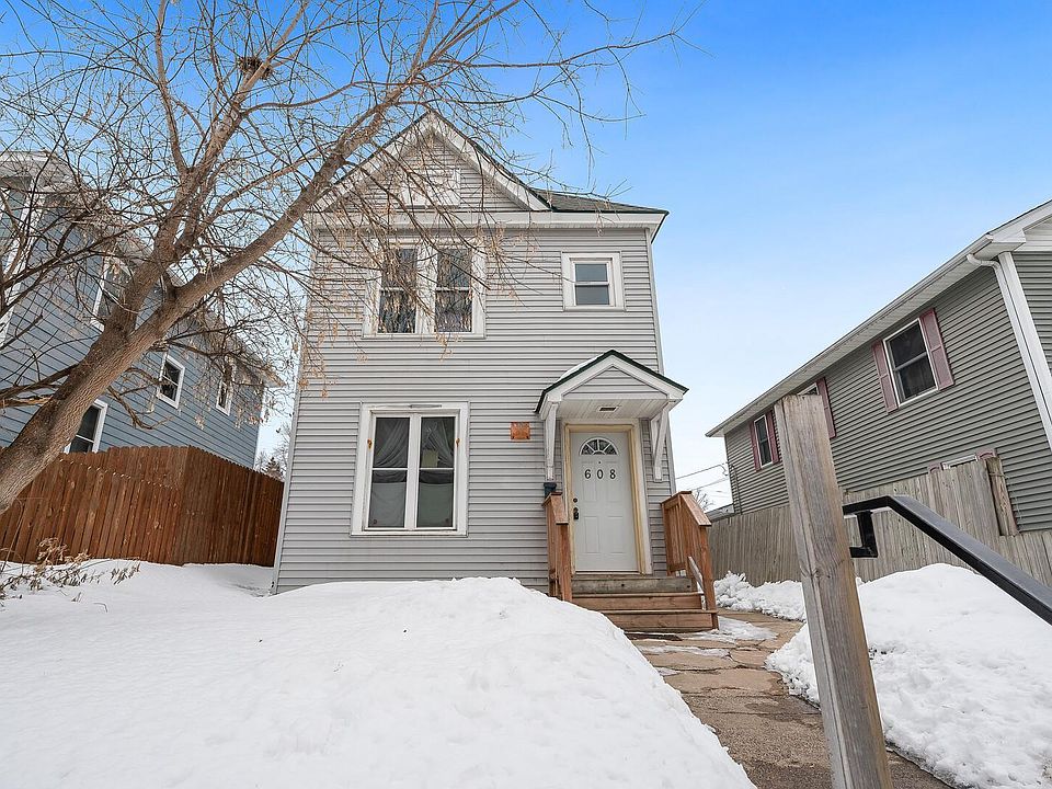 1st image of 608 Case Ave E