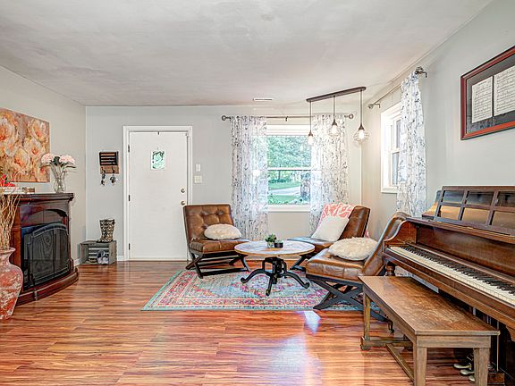 5th image of 1315 Westfield Ct