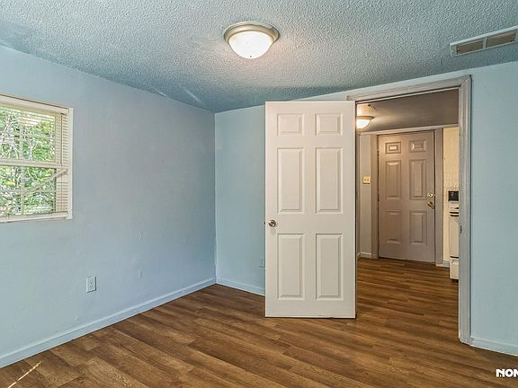 2nd image of 1012 Pine St