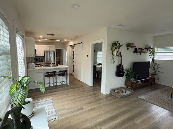 5th image of 4328 41st St