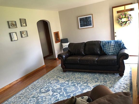 4th image of 215 Bachmann Ave