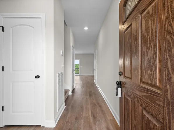 799 Banister Dr, Clarksville, TN 37042