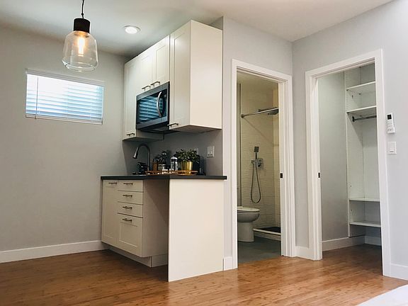 5th image of 14118 Califa St