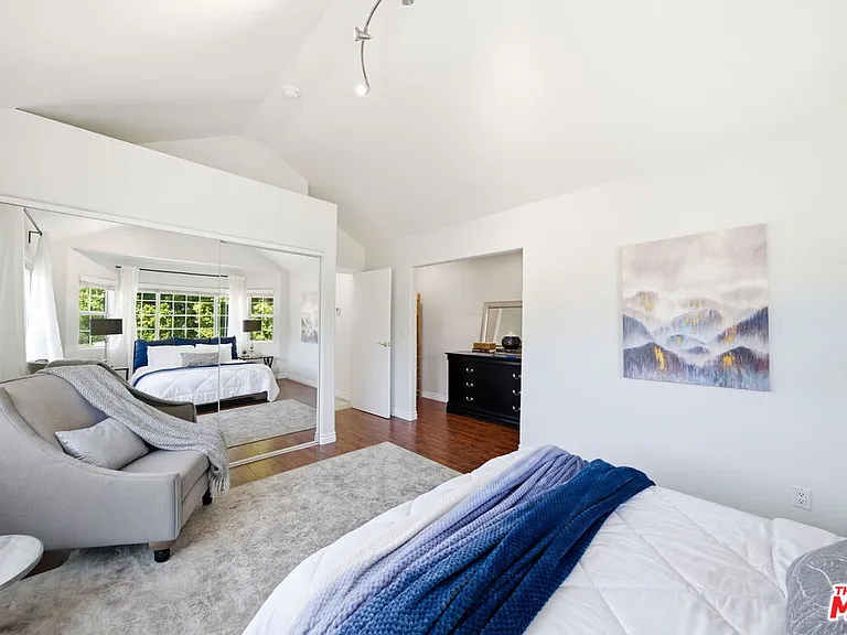 4115 Laurelgrove Ave — Photo 32