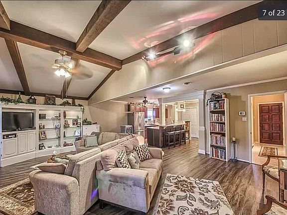 5th image of 702 Oban Dr