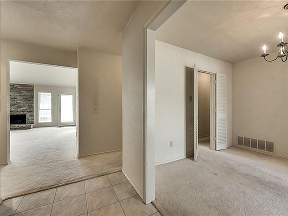 4th image of 5423 Barcelona Dr