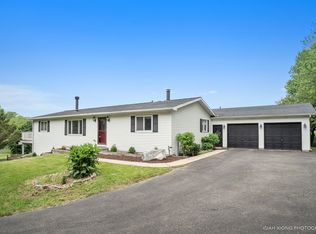 9S168 Granart Rd, Big Rock, IL 60511