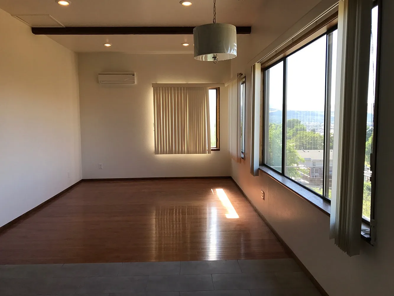 1 bed, 900 sqft, $1,600 — Photo 2