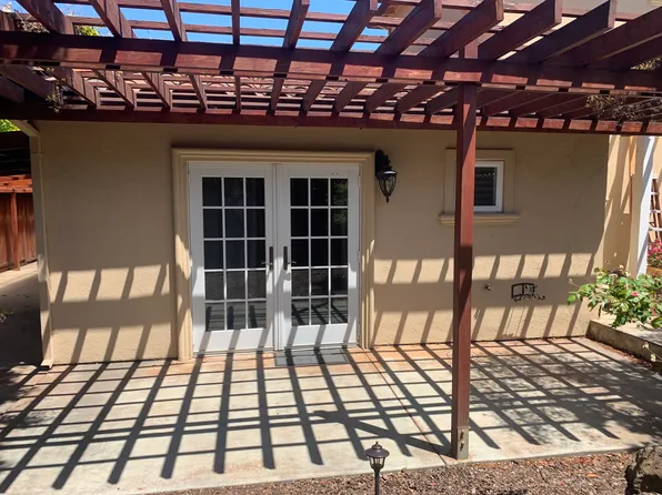 40 S Springer Rd, Los Altos, CA 94024