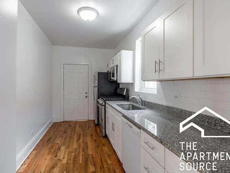 3535 W Fullerton Ave #3 — Photo 3