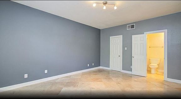 5th image of 185 Reinicke St