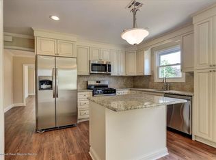 2 Gorginio Dr, Toms River, NJ 08757