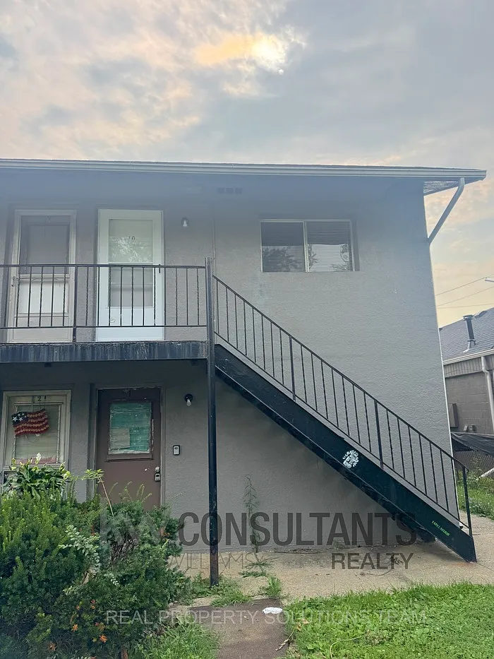 1 bed, 1.0 bath, 442 sqft, $695 — Photo 2