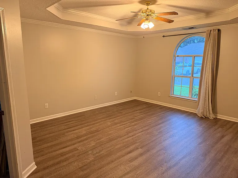 116 Lake Ter — Photo 3
