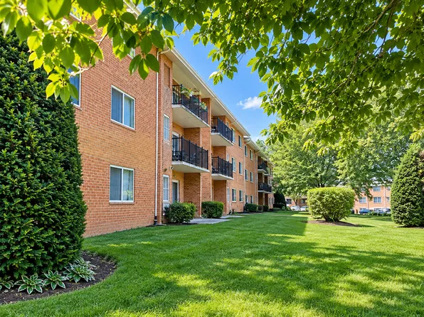 Edgewood Hill Apartments