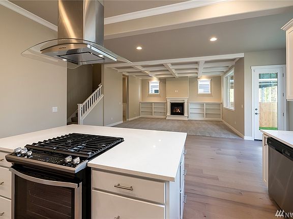 4th image of 11216 Malcolm Dr NW