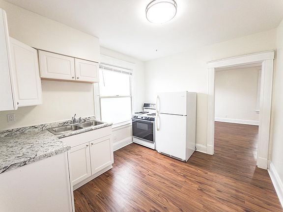 2nd image of 1325 Cypress St #2F