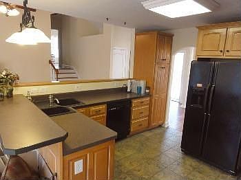 4th image of 300 Oak Garden Dr
