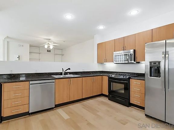 4th image of 1465 C St Unit 3311