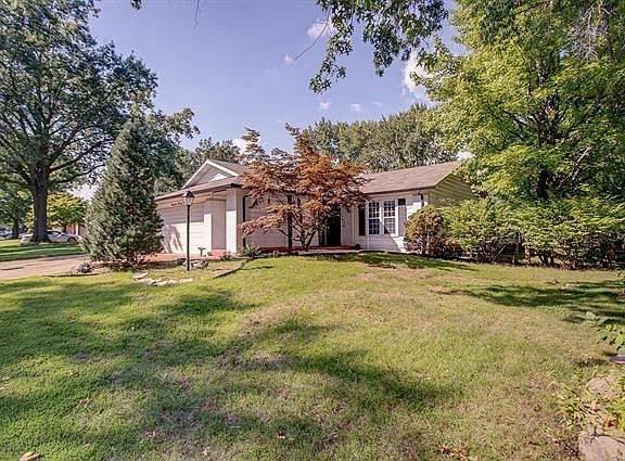 2nd image of 1432 Langholm Dr