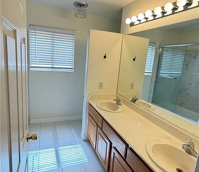 8300 Tivoli Cove Dr — Photo 23