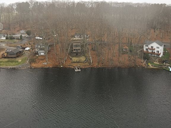 4th image of 60 Lake Sargent Dr