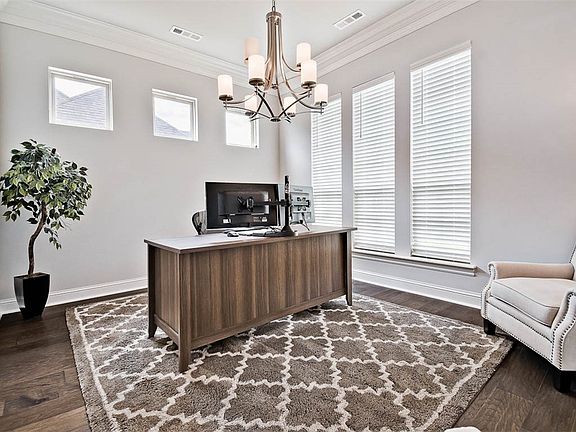 3rd image of 5809 SW Hyde Park