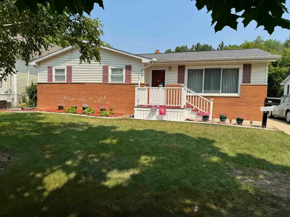 1913 N Brentwood Pl, Essexville, MI 48732