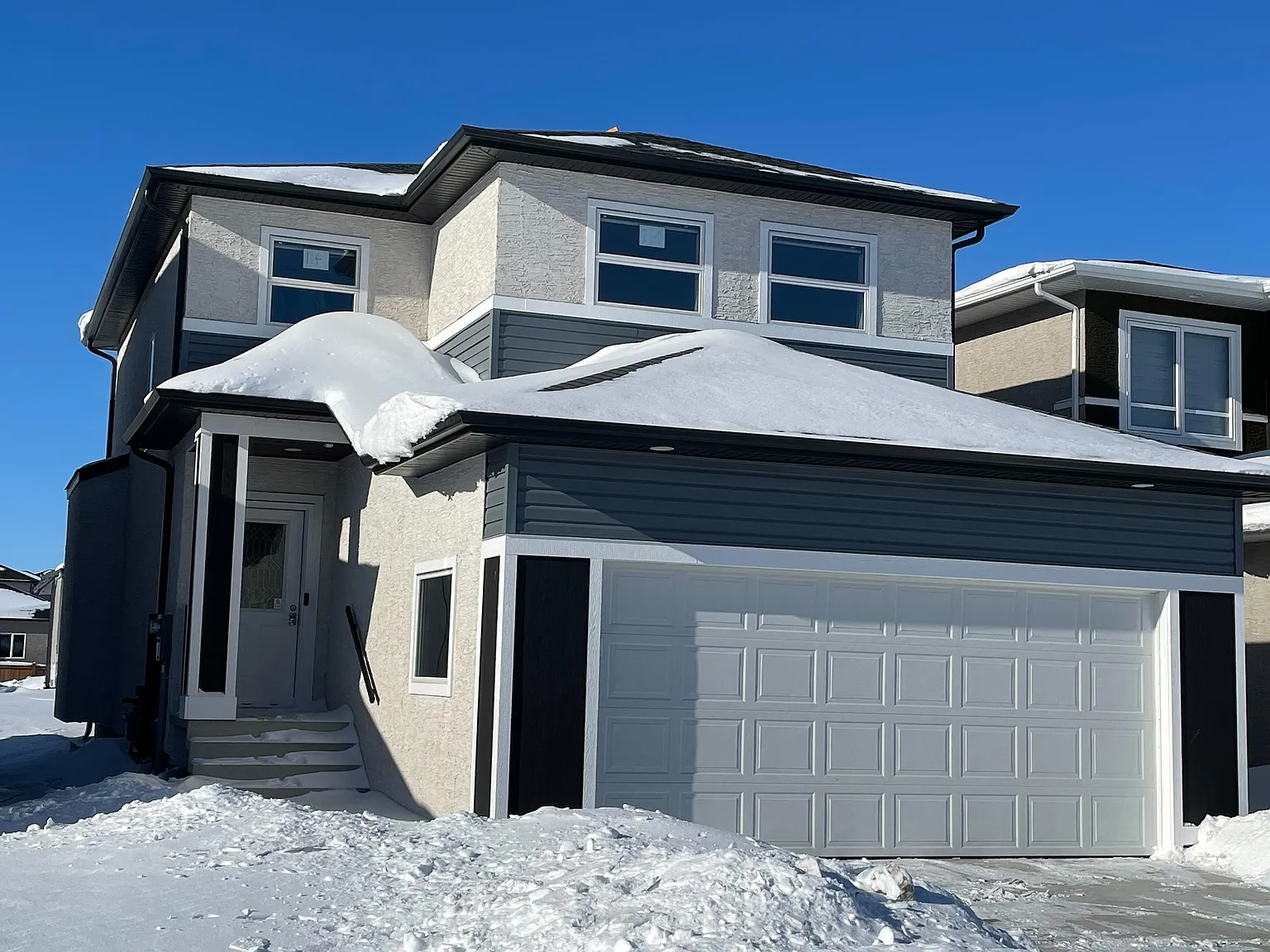 114 Douglas Henning Bay — Photo 1