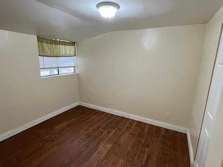 4225 Estrella Ave #6 — Photo 15